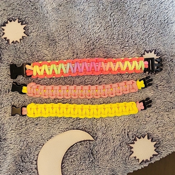 Woman's/child's Paracord Bracelet Lot (Set of 4) - Picture 3 of 12